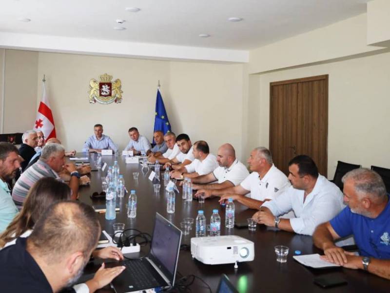 სახელმწიფო რწმუნებულის ადმინისტრაციაში რაჭა-ლეჩხუმ-ქვემო სვანეთის სარაგბო კლუბ-...